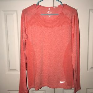 Nike top